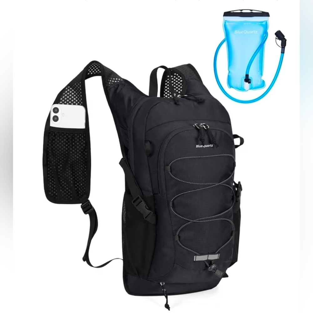 NWT Blue Quartz Hydration 18 Backpack with 2L Water Bladder, Hiking In BLACK